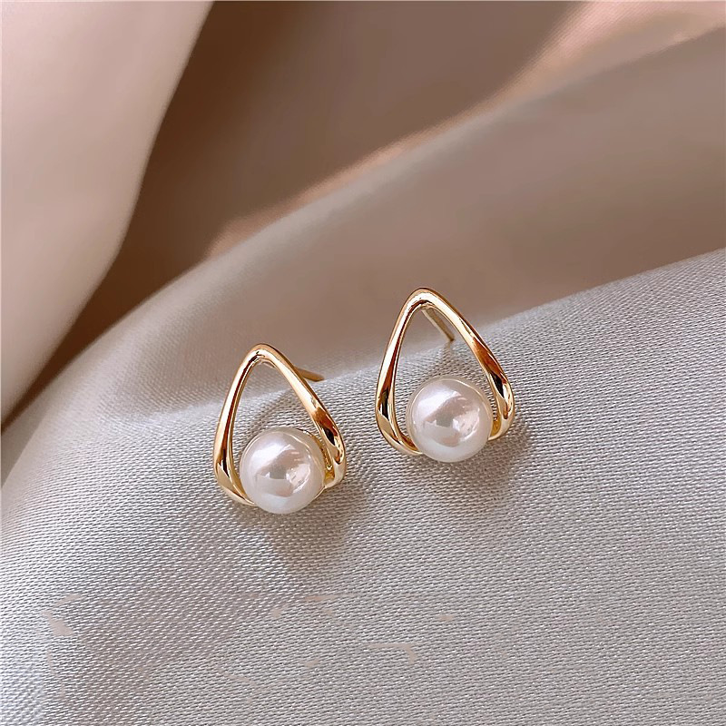 Pearl stud earrings, women's silver needle, niche design sense, light luxury earrings, 2023 new trendy and high-end earrings Specification drawing