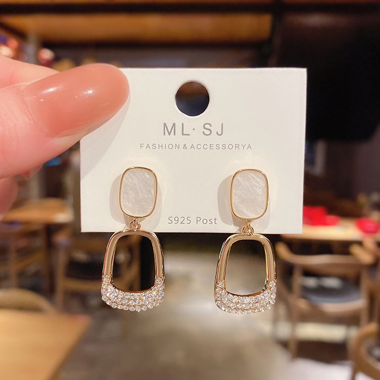 S925 Silver needle-like geometric pendant Earrings for women, Korean style, retro and elegant, new earrings wholesale Application Scenario