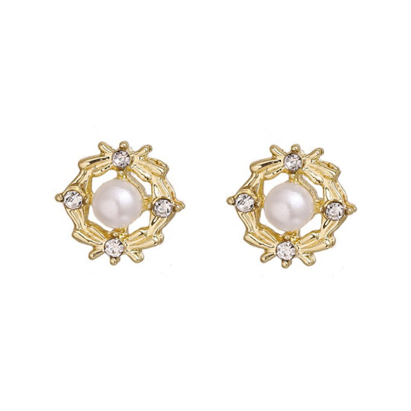 Silver Needle S925 Korean pearl and rhinestone hollowed-out garland stud earrings and small accessories, one-piece dropshipping Item Picture