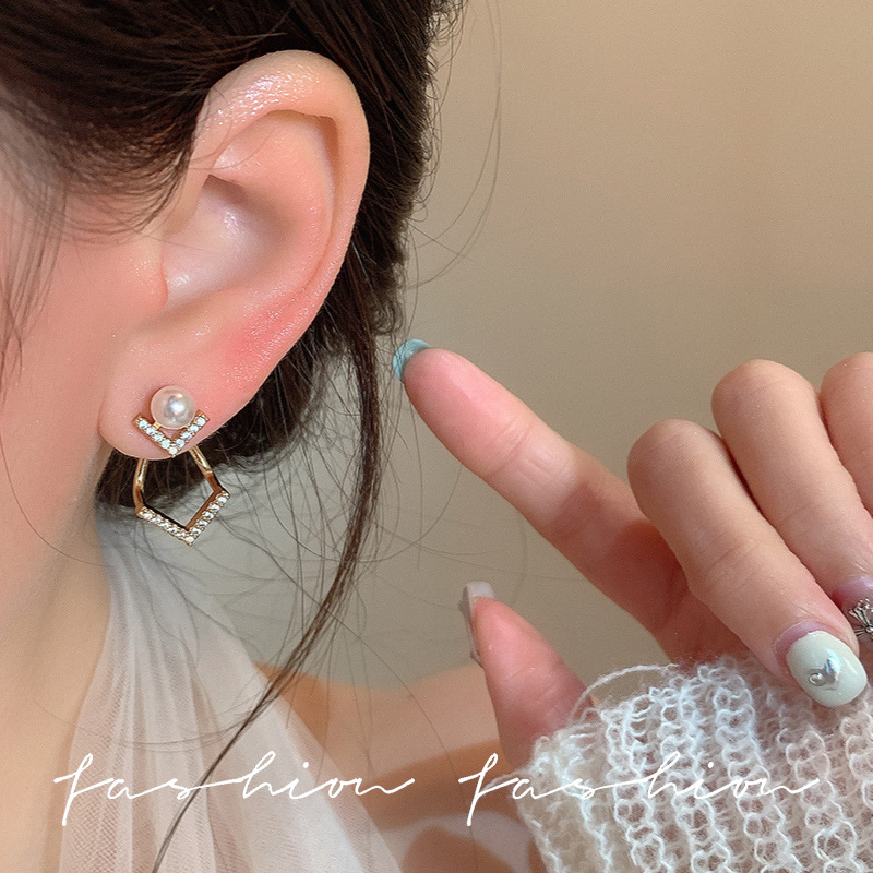 Double-layer V-shaped micro-inlaid zircon pearl back-hanging stud earrings with a unique and elegant style, versatile, simple and sweet individual earrings Specification drawing