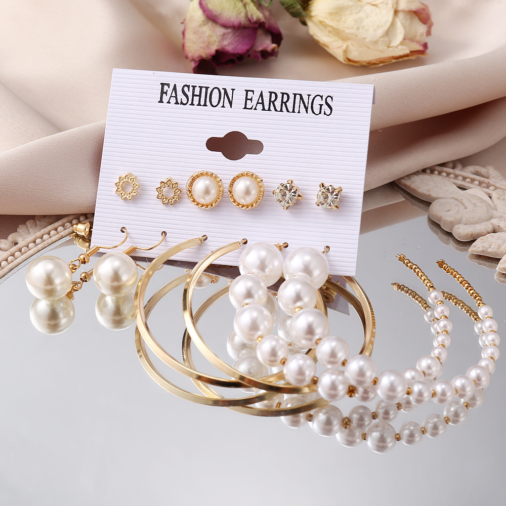 5244301 Cross-border Personalized Acrylic imitation pearl tassel Earrings Set Creative and simple geometric metal earrings Application Scenario