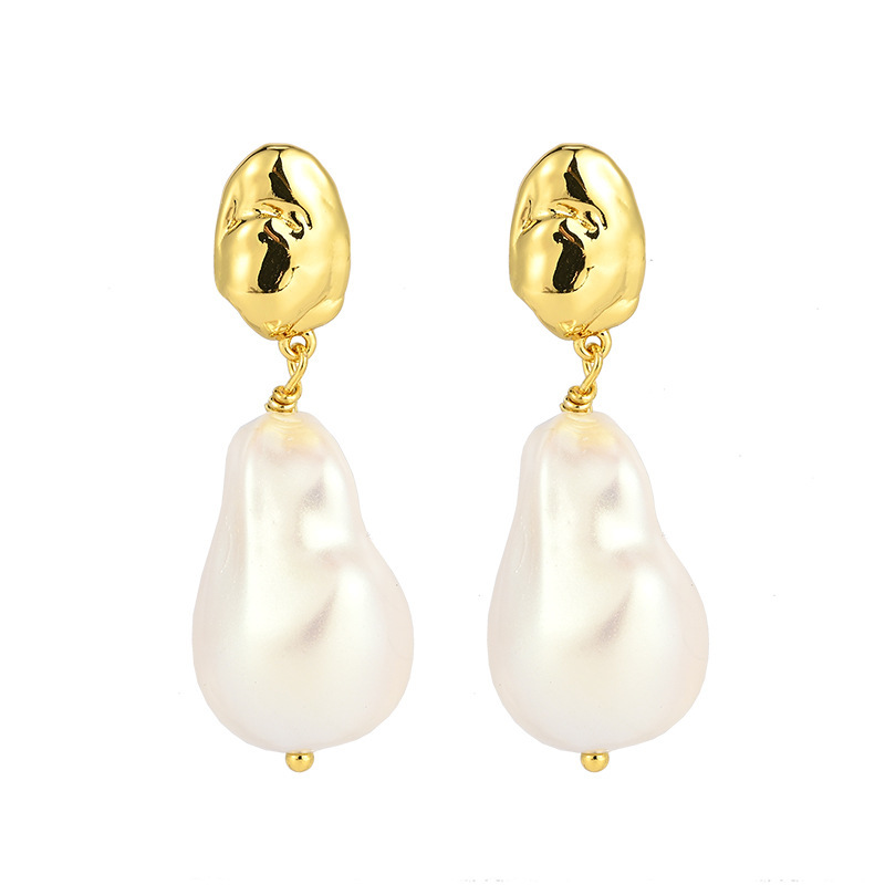 Hong Kong-style metal irregular-shaped Baroque pearl stud earrings, women's 925 silver needle fashionable and elegant earrings, retro earrings and earrings Item Picture
