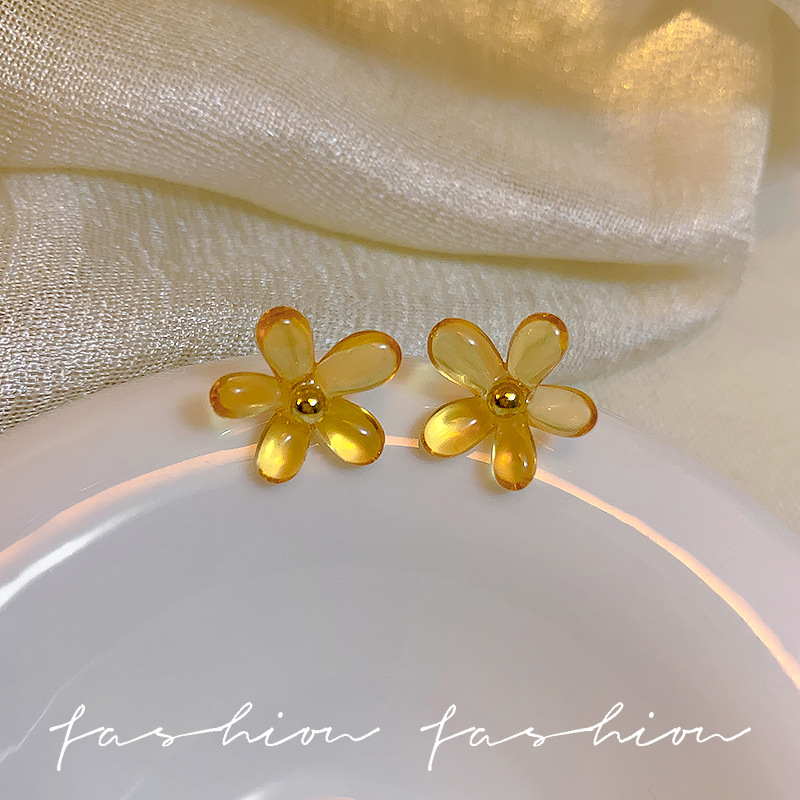 Hong Kong-style transparent resin flower stud earrings, simple and niche design, elegant and versatile, sweet earrings, 925 autumn and winter earrings Specification drawing