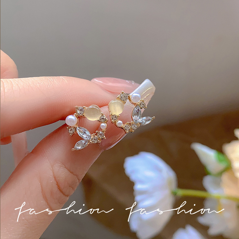 Cat's eye stone pearl ear studs, a Korean-style internet-famous high-end earpiece, exquisite and small, super fairy-like and girlish, 925 silver ear rings Specification drawing