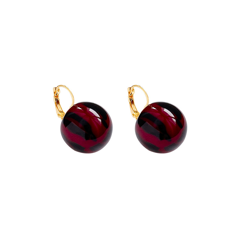 The new vintage sugar bean stud earrings in wine red are expected to be a bestseller in 2025. They are a niche design for women with a cool style Item Picture