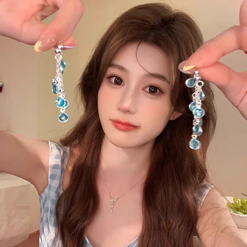 Summer's dazzling grape string tassel hanging stud earrings for women 2025 new style bestsellers, high-end earrings and elegant earrings full figure