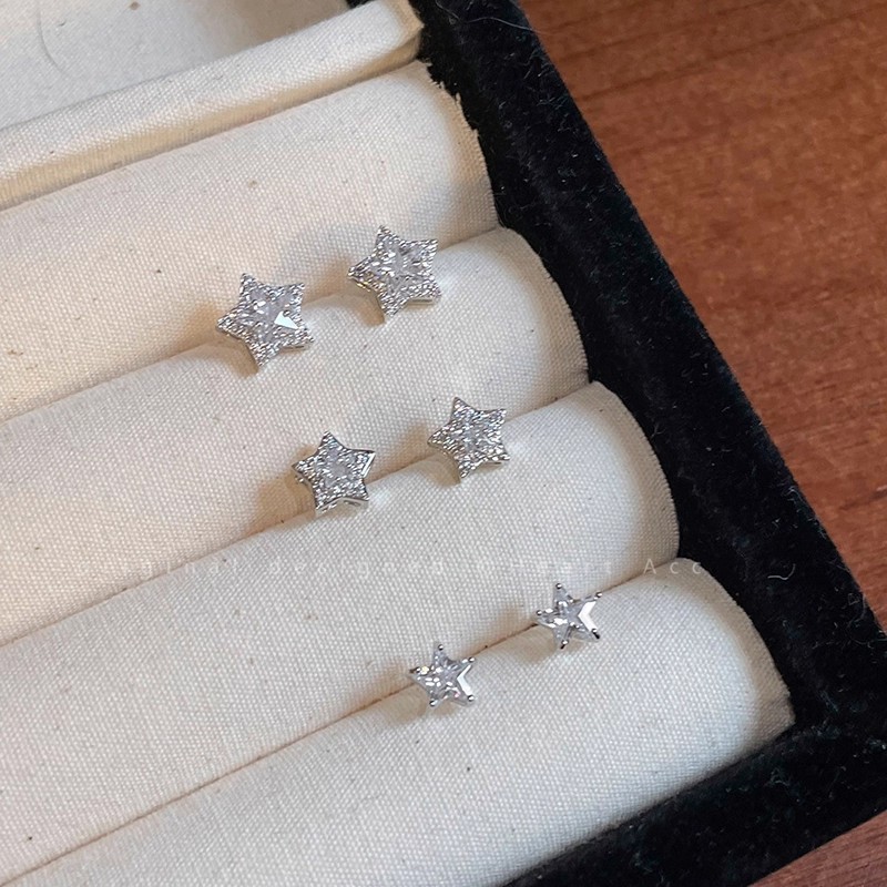 Sweet and dazzling five-pointed star zircon stud earrings, a niche design for women, fashionable and versatile earrings, a light luxury and high-end look Application Scenario