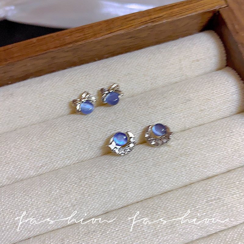 Starry Sky Series Mini Blue Zircon stud earrings for women, a niche, high-end, versatile and simple commuter aquamarine earrings for women Specification drawing