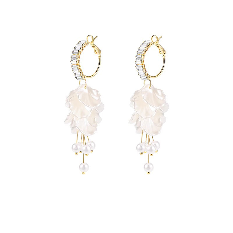 Vacation-style petal tassels, white flower ear ring earrings, pearl forest style, grand and exaggerated stud earrings, fashionable earrings Item Picture