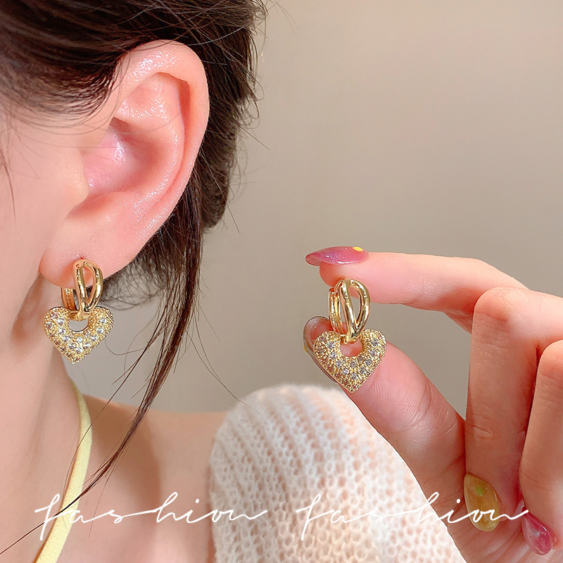 Exquisite and compact, fully diamond-encrusted heart-shaped ear buckles, with a light luxury and niche design sense, fashionable and versatile earrings. Two pairs, a stylish and elegant ear accessory details Picture