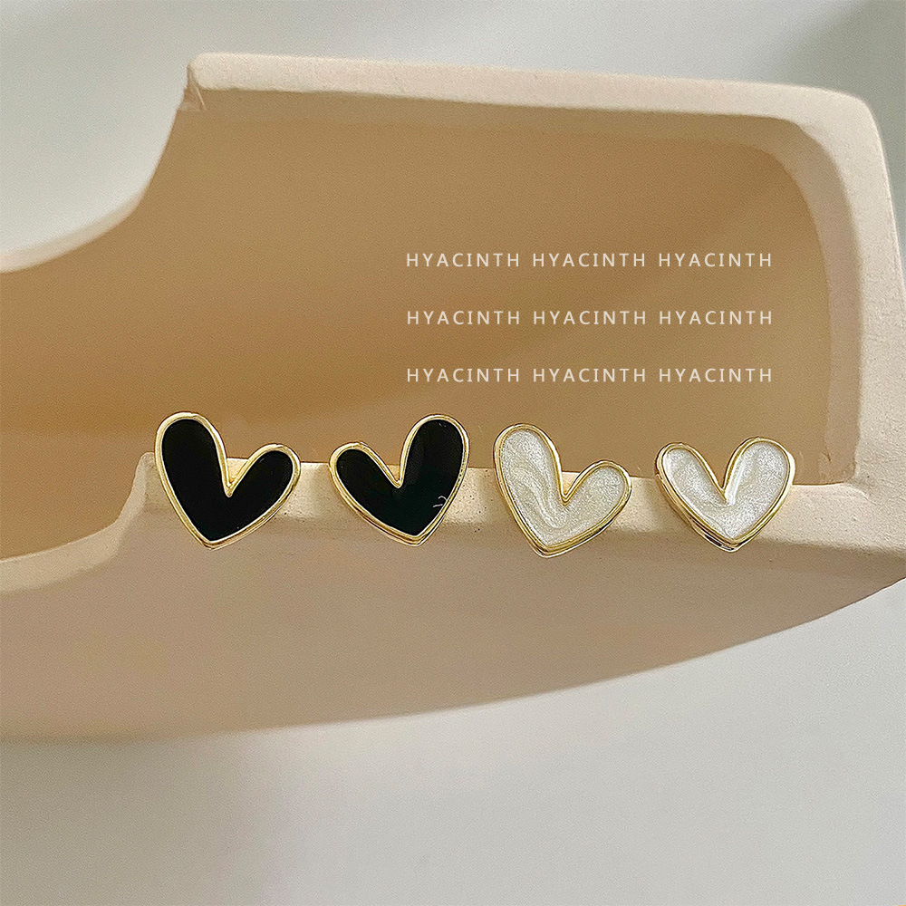 S925 Silver Needle Korean fashion heart-shaped earrings, ins light Luxury sweet Daily versatile stud earrings, pearl white heart full figure