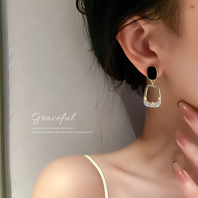 S925 Silver needle-like geometric pendant Earrings for women, Korean style, retro and elegant, new earrings wholesale details Picture
