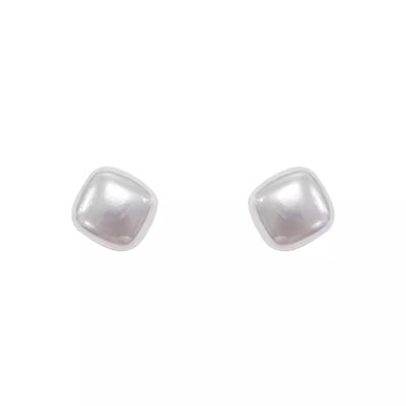 Square imitation pearl stud earrings for women, a new type of light luxury, niche and high-end style earring, simple, versatile and fashionable earrings Item Picture