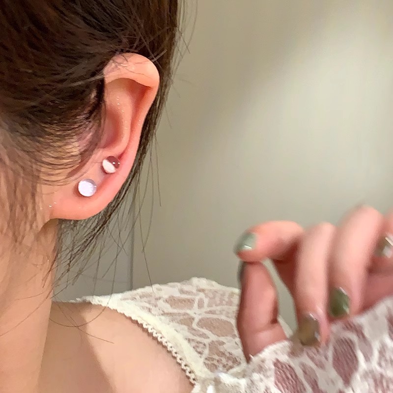 Dopamine colorful, clear and transparent, Doudou ear studs for women, exquisite and versatile, small ear piercing earrings, high-end ear bone studs Application Scenario