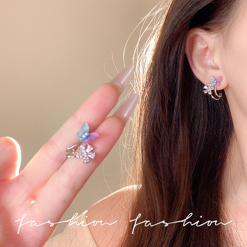 Exquisite butterfly flower stud earrings with a unique design sense for women, 2025 new style, high-end and distinctive style earrings for women full figure