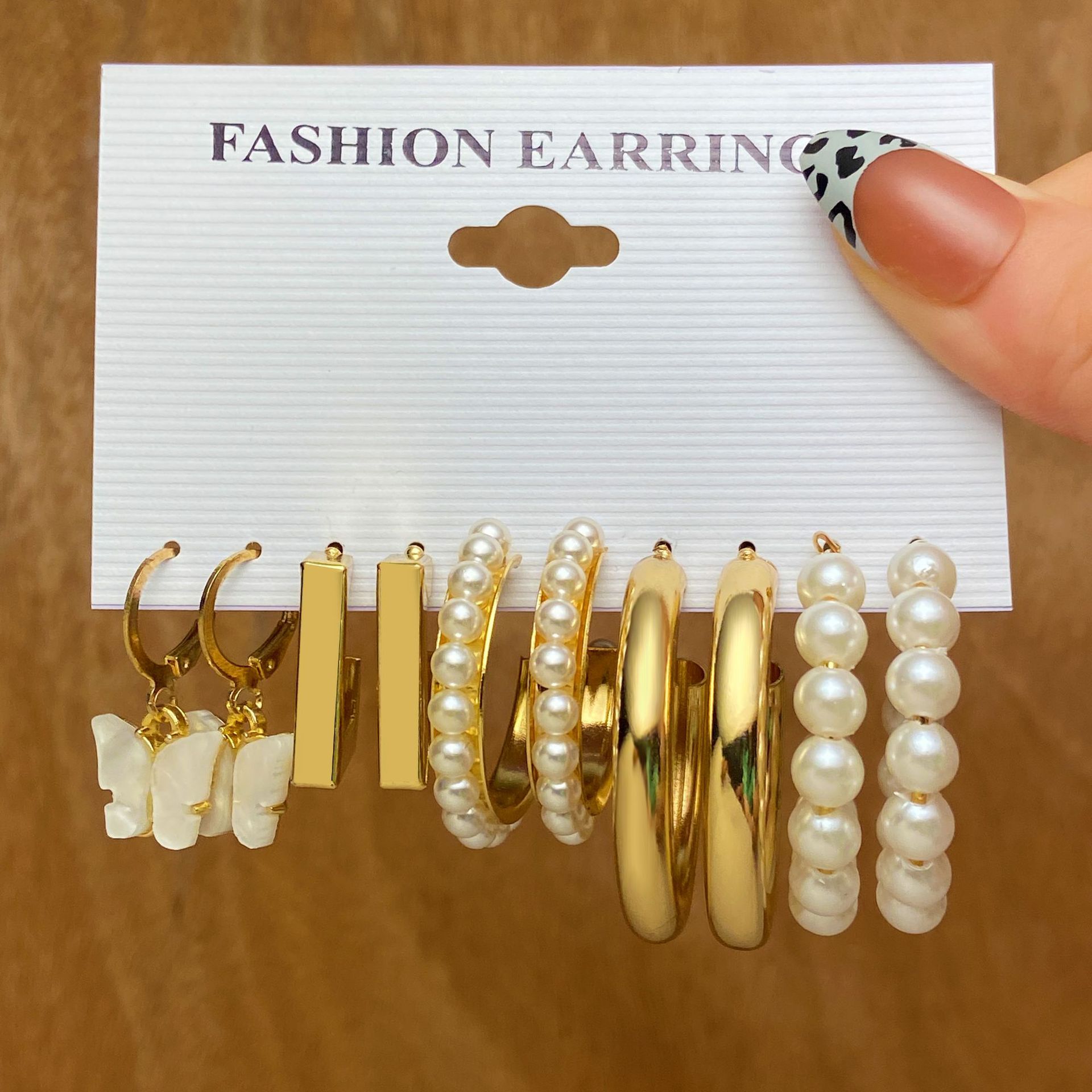 Wholesale of new cross-border inlaid pearl-like women's earrings, creative, simple and retro style ear ring set of 5 pieces full figure