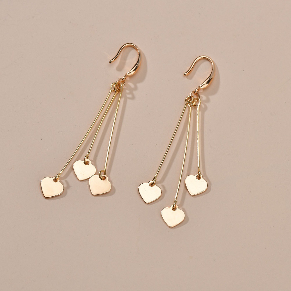 European and American popular iron sheet heart-shaped earrings, retro and fashionable long tassel earrings and earrings, cross-border accessories wholesale details Picture