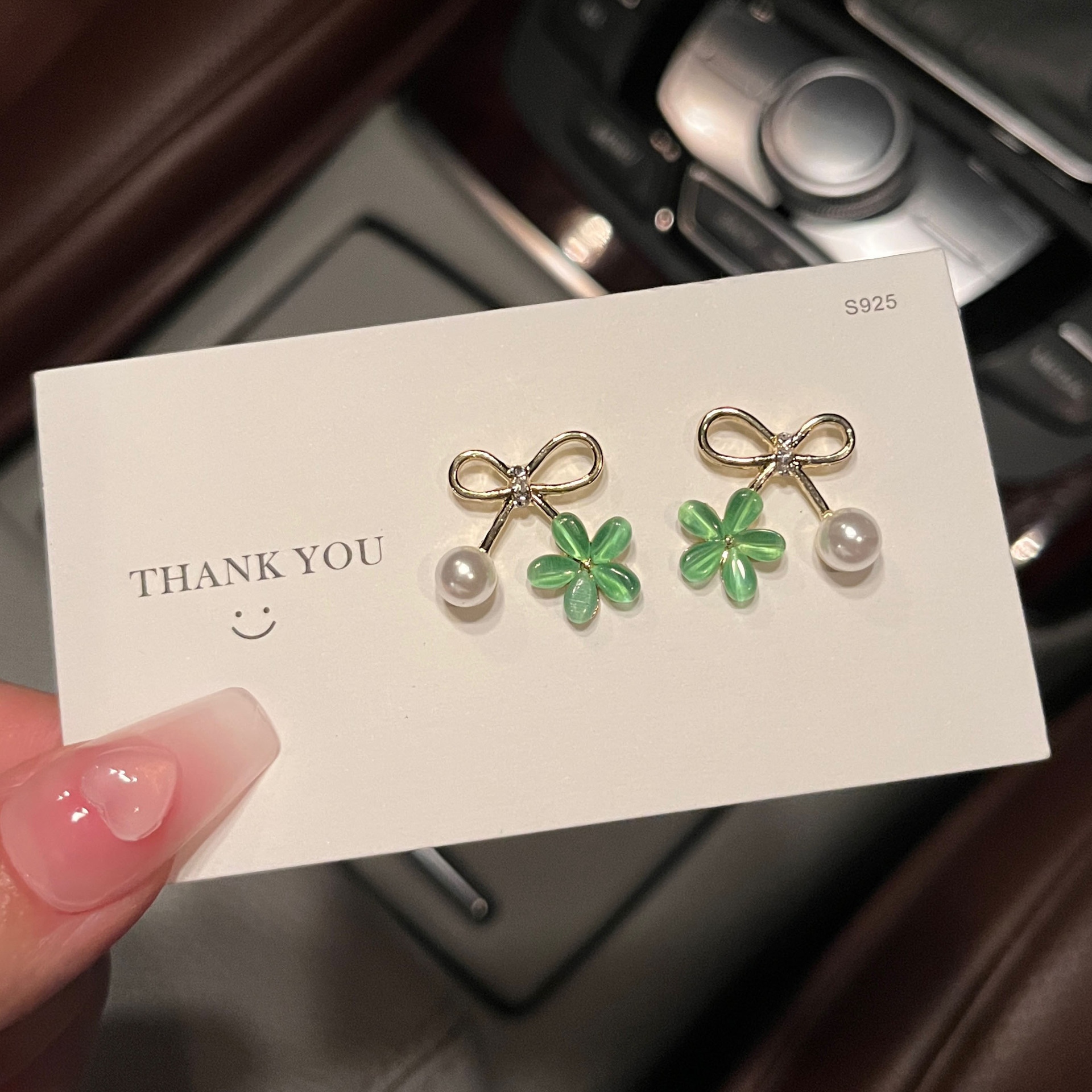 S925 Silver needle cat's Eye stone small flower ear Stud, with a unique design sense and an extremely ethereal and exquisite bow forest-themed earrings, a new style Specification drawing