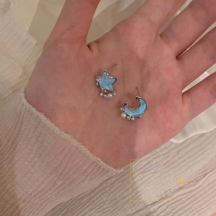 Japanese and Korean style blue star and moon pearl stud earrings, women's niche design sense asymmetrical light luxury earrings S925 silver needle earrings Application Scenario