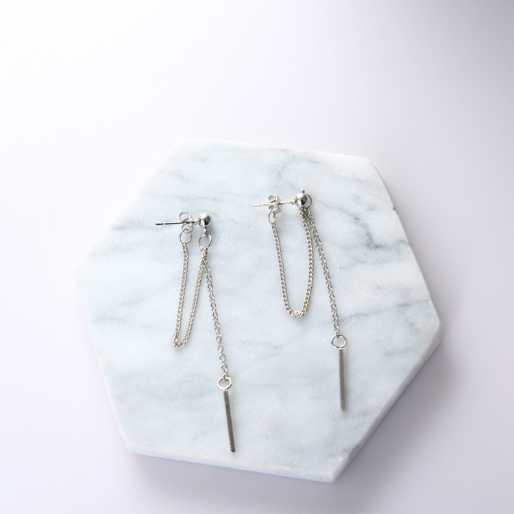 Korean-style lady tassel long earrings with chain metal texture Application Scenario