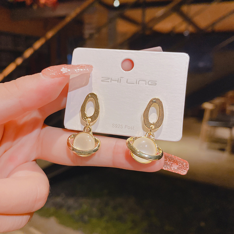 S925 Silver Needle, a popular Instagram cat-eye pendant, new trendy earrings, simple and elegant earrings for Hong Kong-style women details Picture
