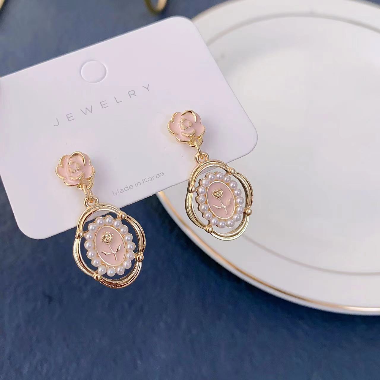 S925 Silver Needle Forest-themed French retro pearl rose earrings, a light luxury geometric oil drip hollowed-out earrings Application Scenario