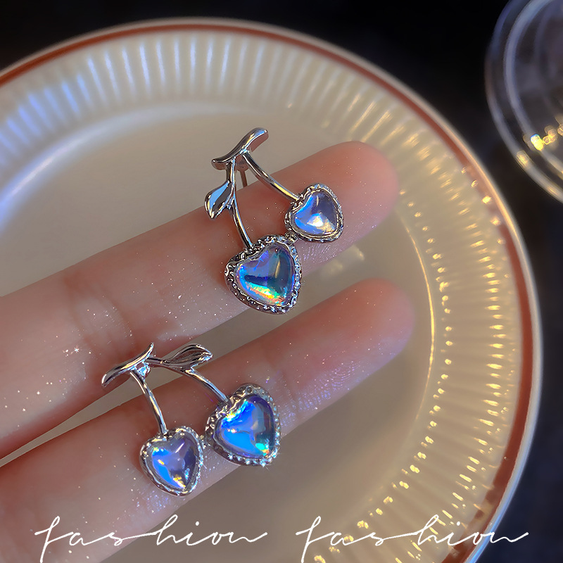 Sweet and cool cherry earrings, cold style, fashionable and elegant, niche design sense, ear studs, personalized and versatile earrings, silver needle wholesale full figure