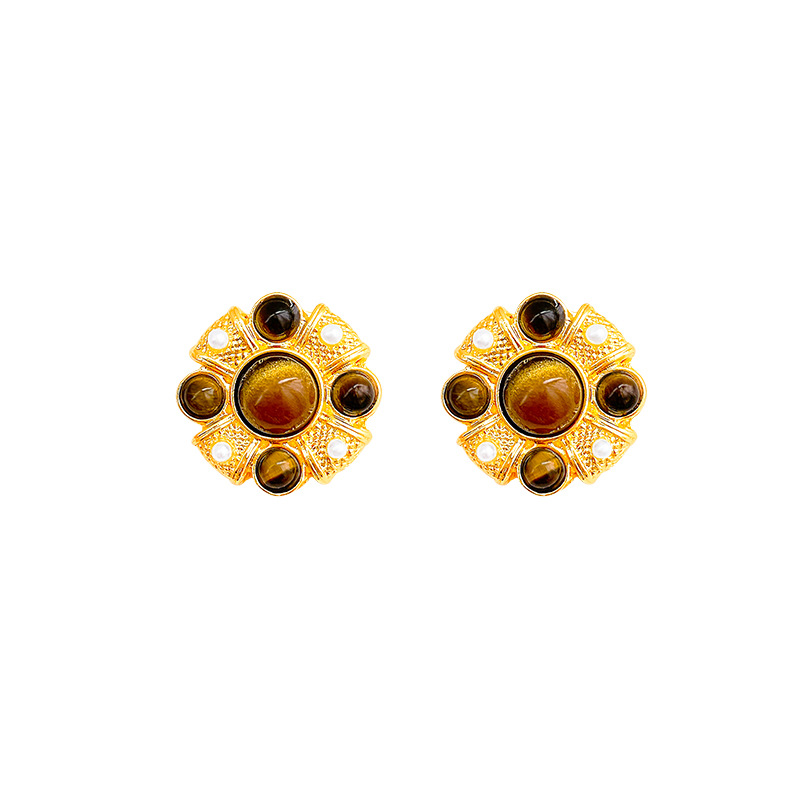 Maillard retro tiger's eye pearl stud earrings, a light luxury and high-end French earring, a rare and elegant heavy metal accessory for women Item Picture