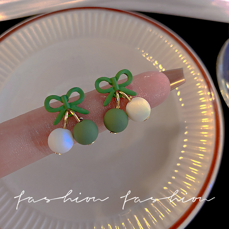 Bow color-blocking ball earrings, unique and niche design, small and cute girl stud earrings, 925 silver needle earrings wholesale full figure