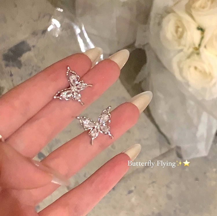 Delicate and small butterfly pearl earrings for women, light luxury and niche stud earrings, design sense, high-end and elegant earrings, 925 silver needle details Picture