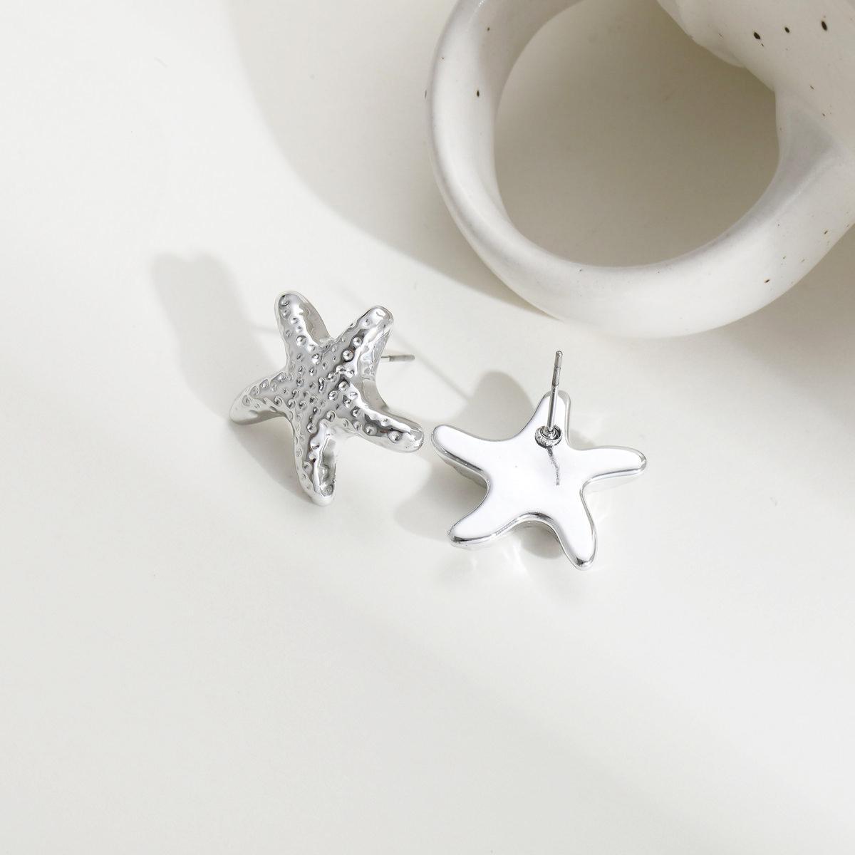 European and American cross-border vacation style, retro and simple ocean starfish earrings, versatile, fashionable and elegant, star stud earrings for women Application Scenario
