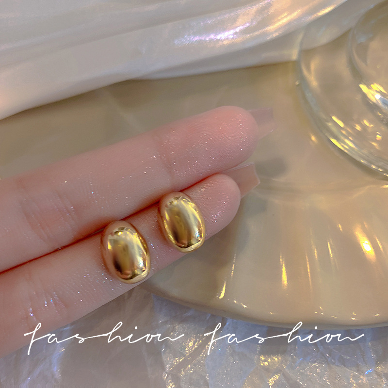 French matte matte frosted simple geometric exquisite small earrings S925 silver needle cold golden bean stud earrings for women Application Scenario