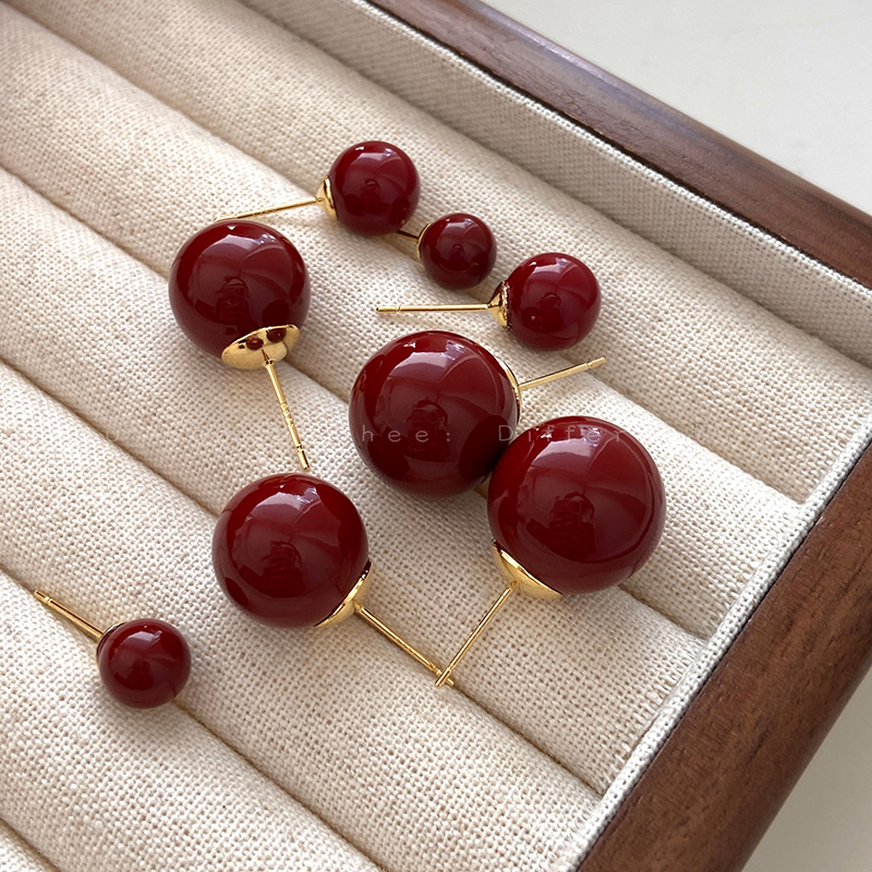 French wine red bean stud earrings for women in autumn and winter, retro Hong Kong-style ear-piercing earrings, no need to remove earrings when sleeping full figure