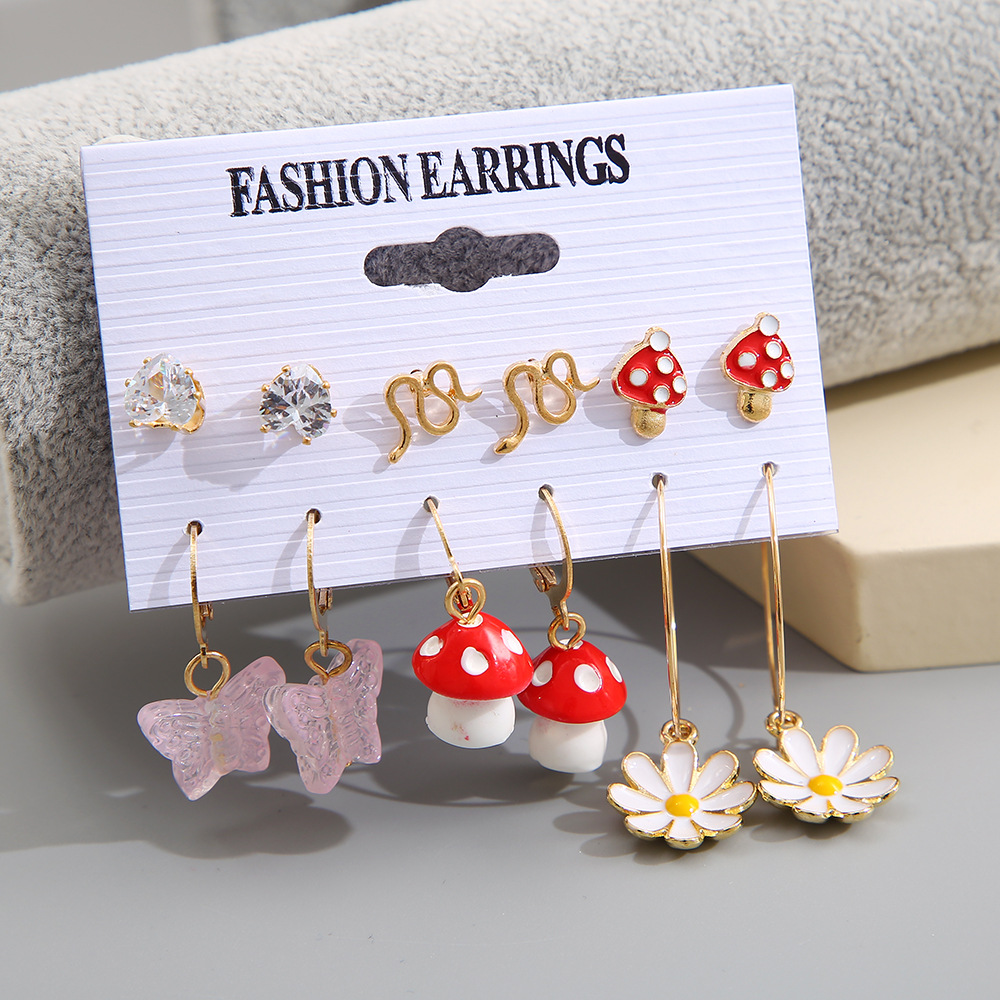 Wholesale of new mushroom earrings, creative flower earrings, mini snake-shaped stud earrings and flower earrings for foreign trade Application Scenario