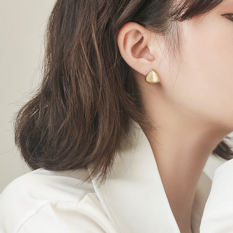 S925 Silver Needle New cold style triangular cat's eye stone ear Stud, Korean style, individual and simple earrings and accessories for women details Picture