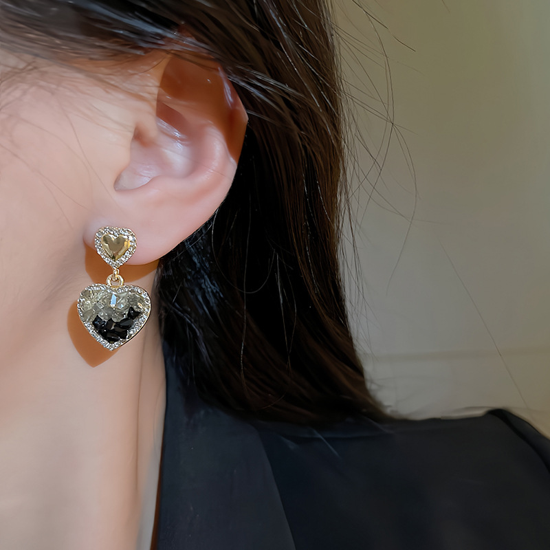 925 Silver Needle Black rhinestone heart-shaped Earrings, 2025 new trendy and stylish earrings, niche design sense earrings for women details Picture