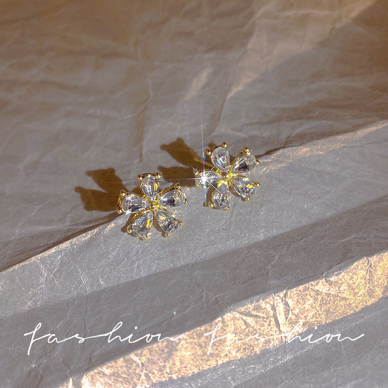 925 Silver Needle Mini Flower High-end ear Stud, ins style, super fairy, niche design, exquisite ear bone stud earrings Specification drawing
