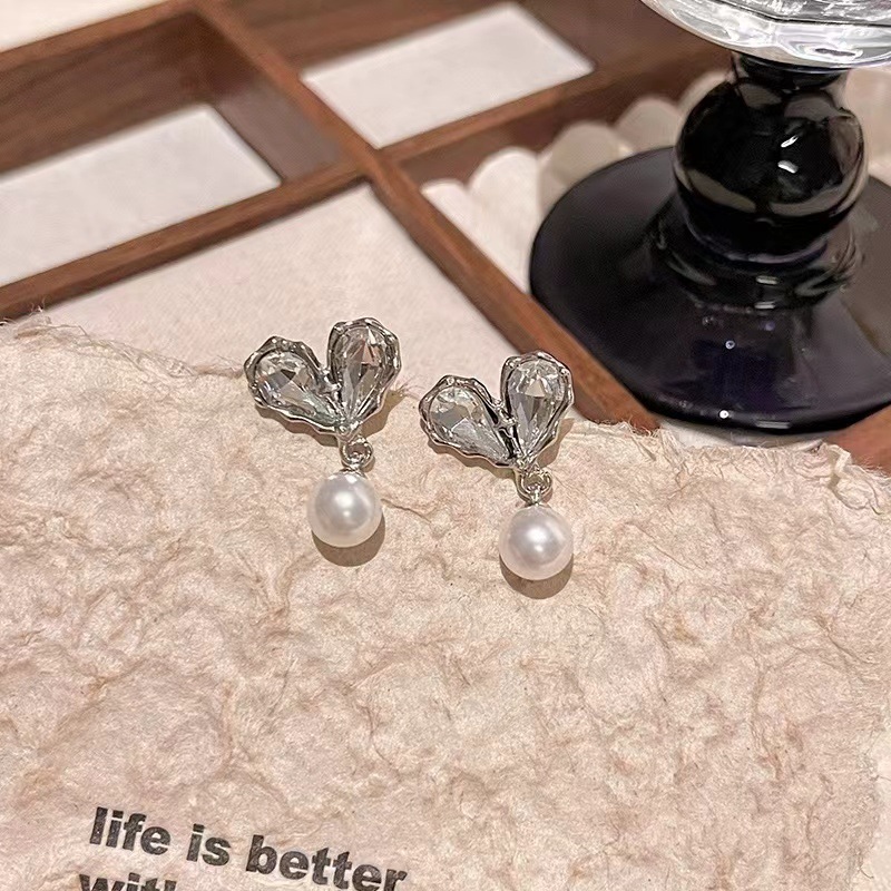 s925 Silver Needle Niche Light Luxury heart-shaped pearl stud Earrings, women's high-end design sense, versatile earrings and accessories wholesale Specification drawing