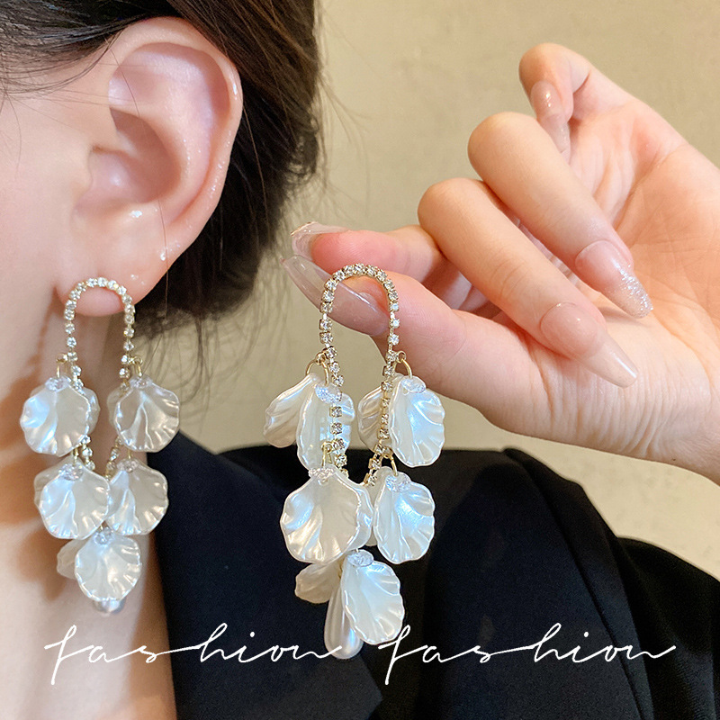 Super fairy petal tassel stud earrings for women, a light luxury and high-end French niche earring, a new 2024 bestseller with a unique style details Picture