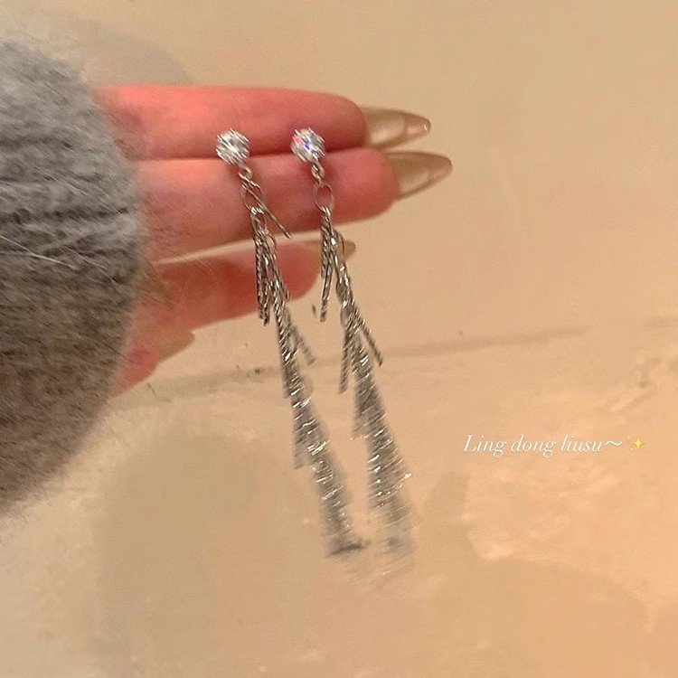 Wheat ear tassel stud earrings for women, a light luxury and high-end style, autumn and winter earrings, a niche design sense, fashionable and versatile earrings details Picture