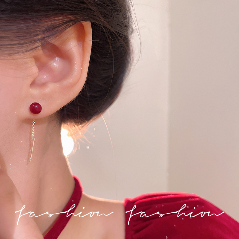 s925 Silver Needle earrings with red bead ear thread are a niche, light luxury, versatile, fashionable and trendy trendy earpiece that has become a popular online celebrity Specification drawing