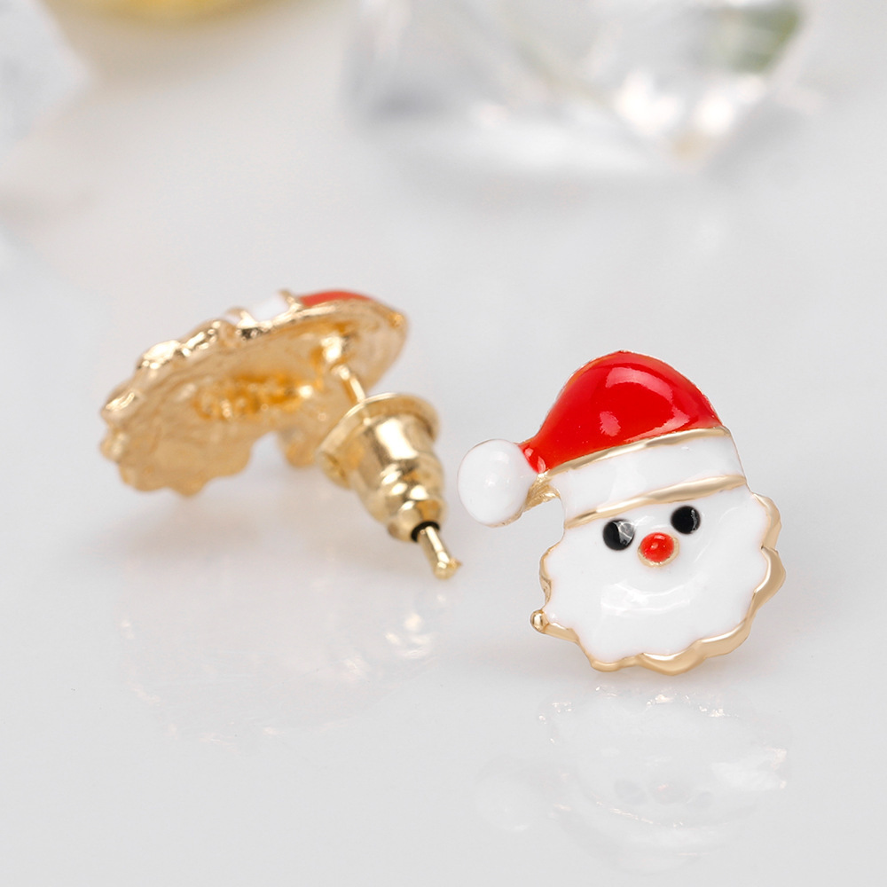 S925 silver needle Christmas stud earrings in stock wholesale, European and American fashionable, individual and cute alloy painting oil Santa Claus earrings Application Scenario