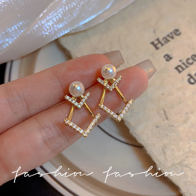 Double-layer V-shaped micro-inlaid zircon pearl back-hanging stud earrings with a unique and elegant style, versatile, simple and sweet individual earrings details Picture