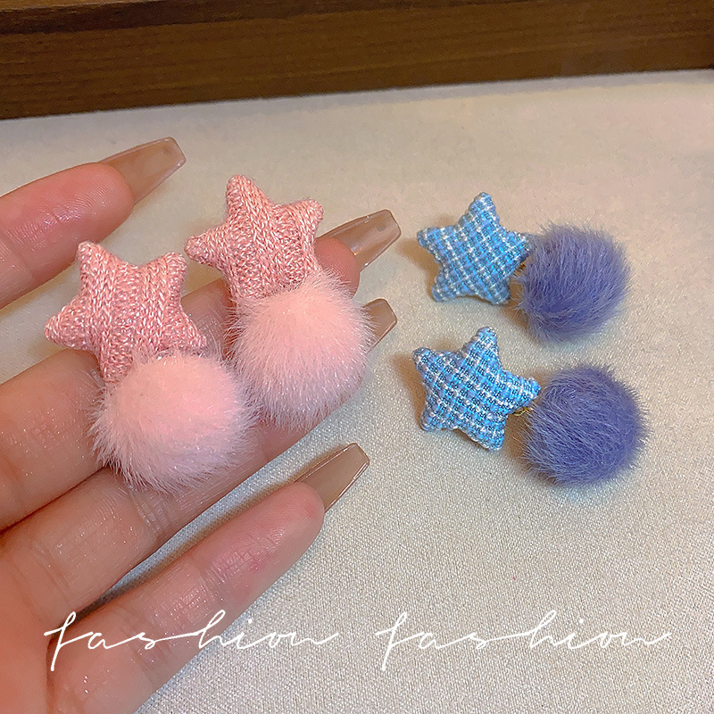Winter star-shaped fluffy earrings, autumn and winter high-end, light luxury and exquisite stud earrings, niche and unique plush earrings and earrings details Picture