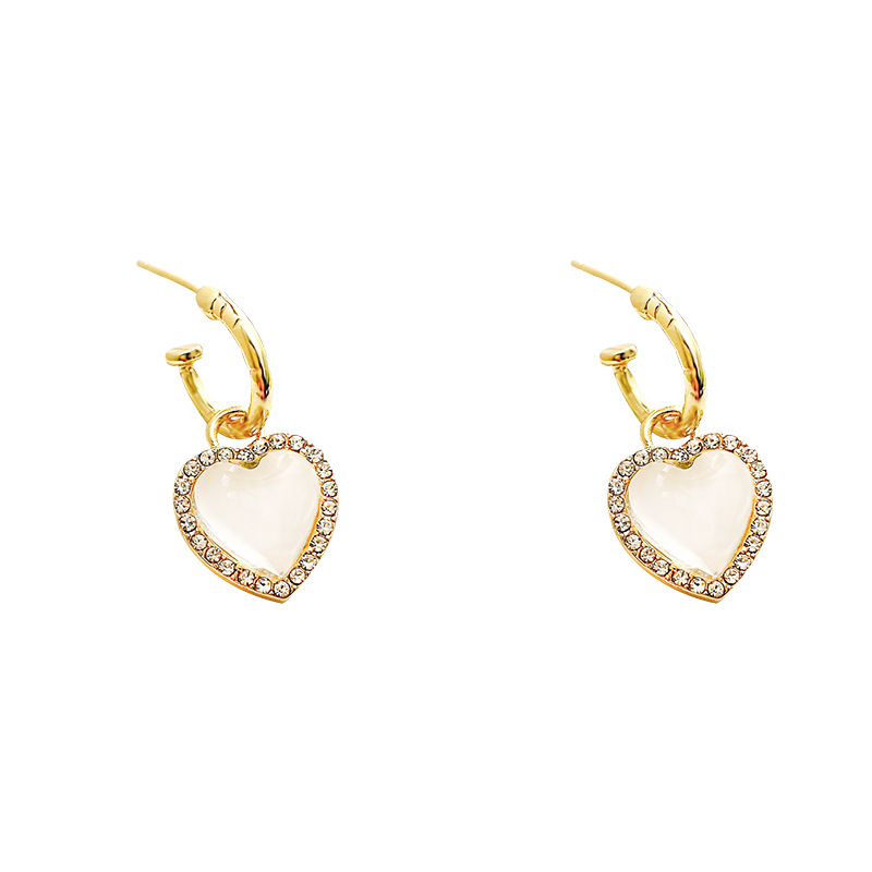 French retro zircon transparent heart-shaped ear rings for women, Korean style, versatile and elegant stud earrings and earrings wholesale Item Picture