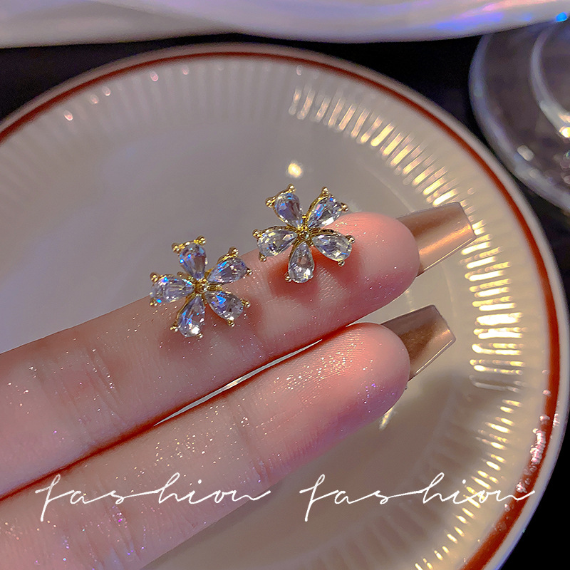 925 Silver Needle Mini Flower High-end ear Stud, ins style, super fairy, niche design, exquisite ear bone stud earrings full figure
