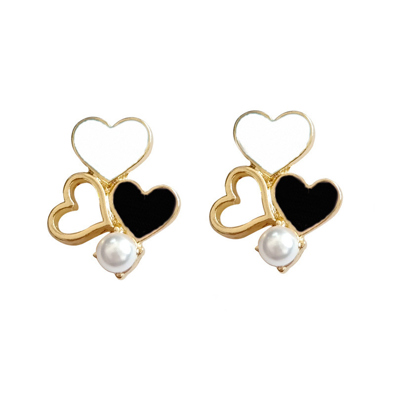 S925 Silver Needle Korean Fashion Girl heart-shaped Oil Drop, versatile, light luxury style, niche high-end design, stud earrings Item Picture