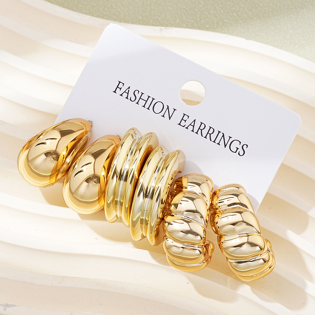 A set of 3-piece cross-border new European and American style high-end textured gold CCB line earrings, fashionable and elegant women's earrings and accessories Application Scenario