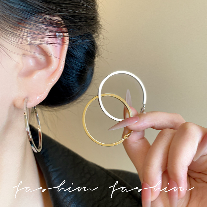 Korean trend ins style simple silver needle metal smooth square ring ear buckle light luxury commuter earrings, high-end women's earrings Specification drawing