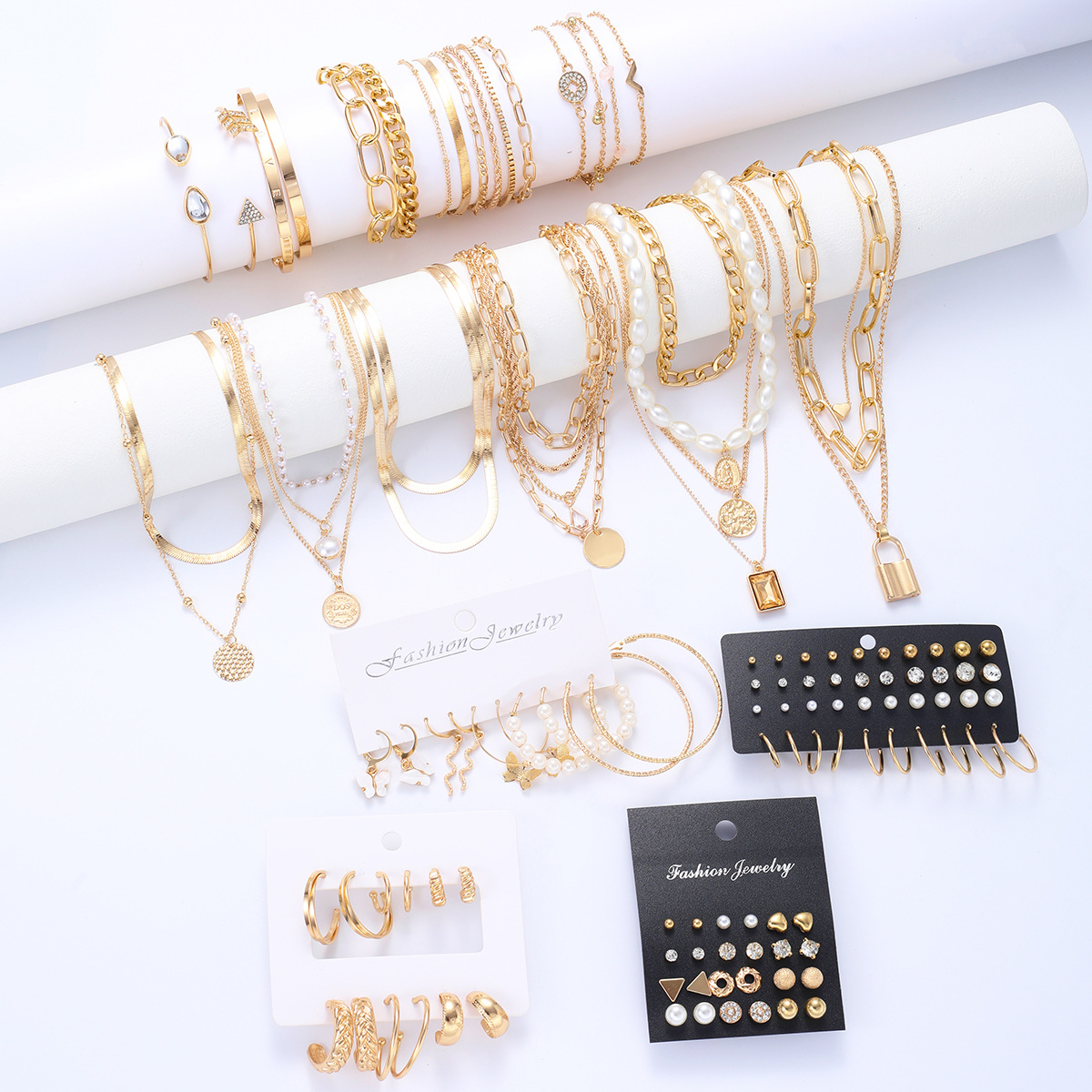 A new cross-border jewelry set featuring fashionable, elegant and creative zircon imitation pearl alloy jewelry for women, totaling 108 pieces Application Scenario